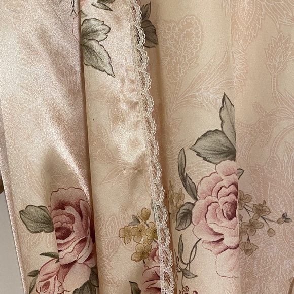 Floral Robe - Pink - Picture 4 of 8